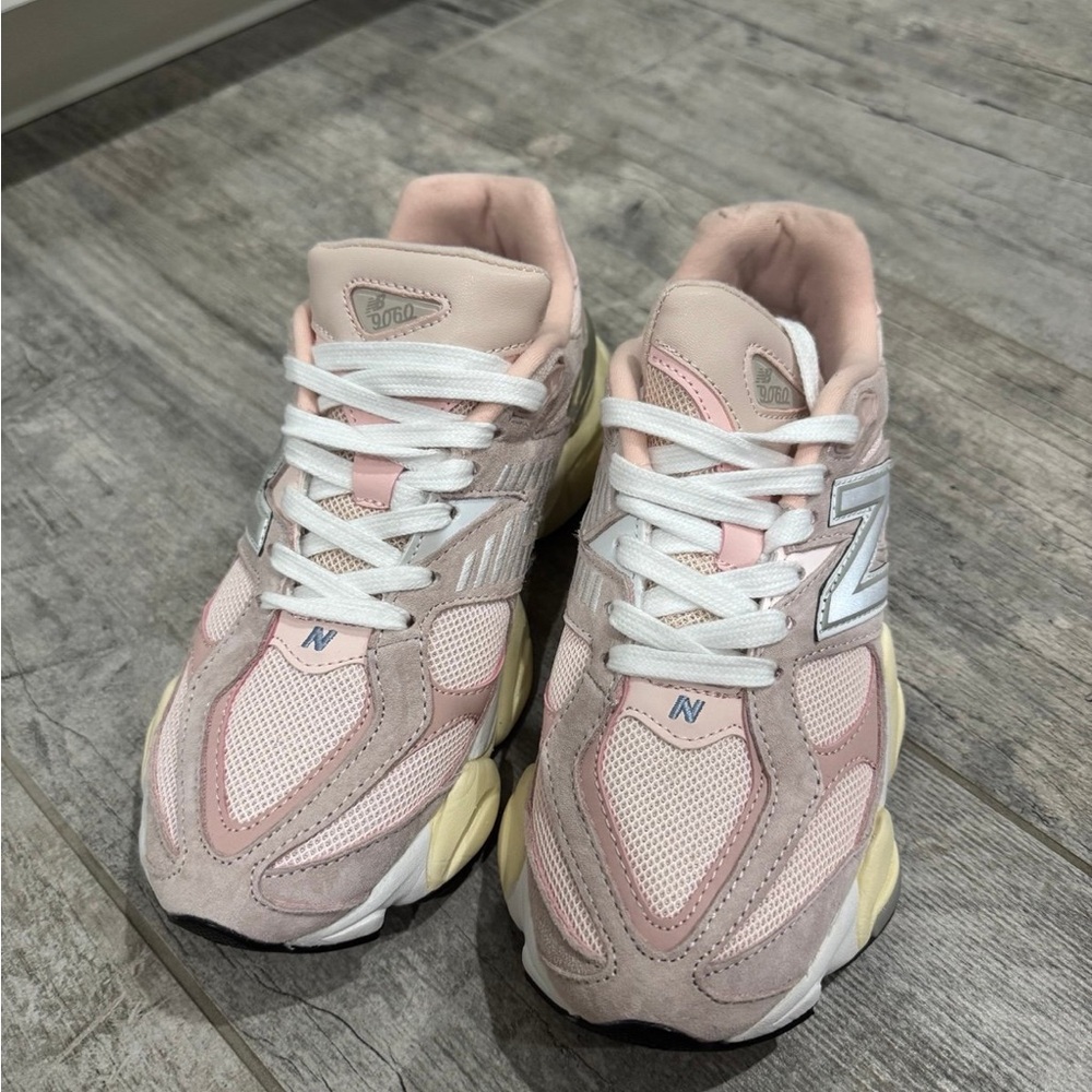 New Balance Women's Pink Sneakers